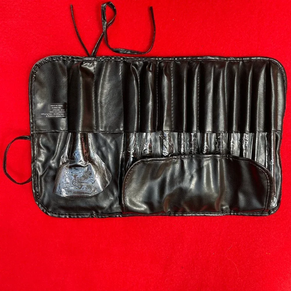 NIB All Dolled Up Professional Makeup Brush Set - 12 Pieces